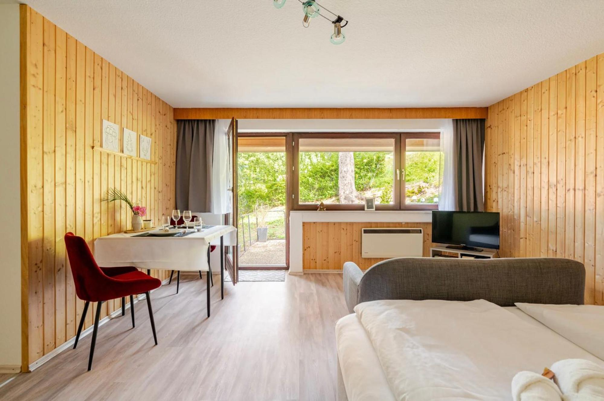 An Wanderwegen Gelegen Mit Terrasse Und Boxspringbett Apartment Sasbachwalden Exterior photo